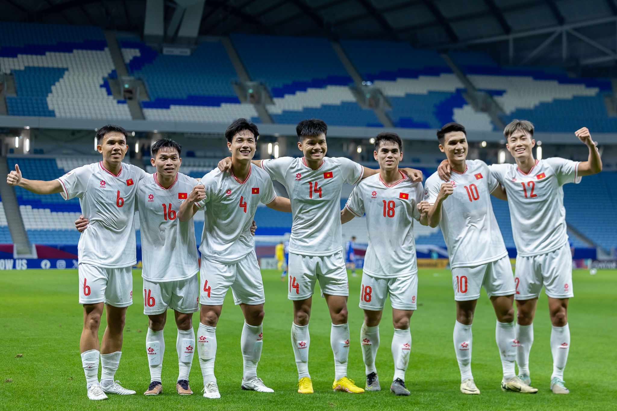 Thủ môn Kuwait quá ‘hài hước’, U.23 Việt Nam kiếm 3 điểm trong trận đấu có 2 thẻ đỏ - Ảnh 1.