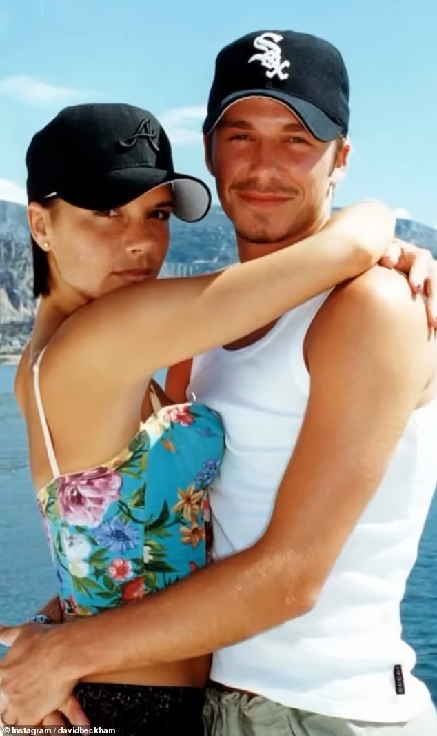 David Beckham dành cho vợ những lời ngọt ngào kèm theo những tấm ảnh của cặp đôi qua nhiều năm