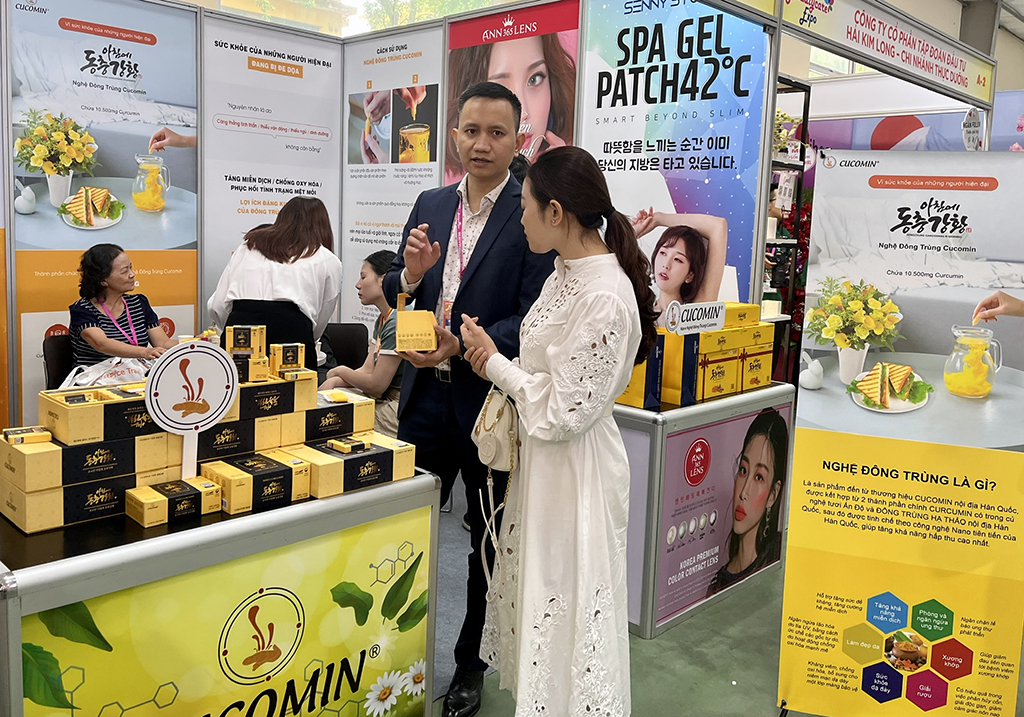 Triển lãm quốc tế về sản phẩm, công nghệ làm đẹp- Ảnh 1. Triển lãm quốc tế về sản phẩm, công nghệ làm đẹp- Ảnh 1.