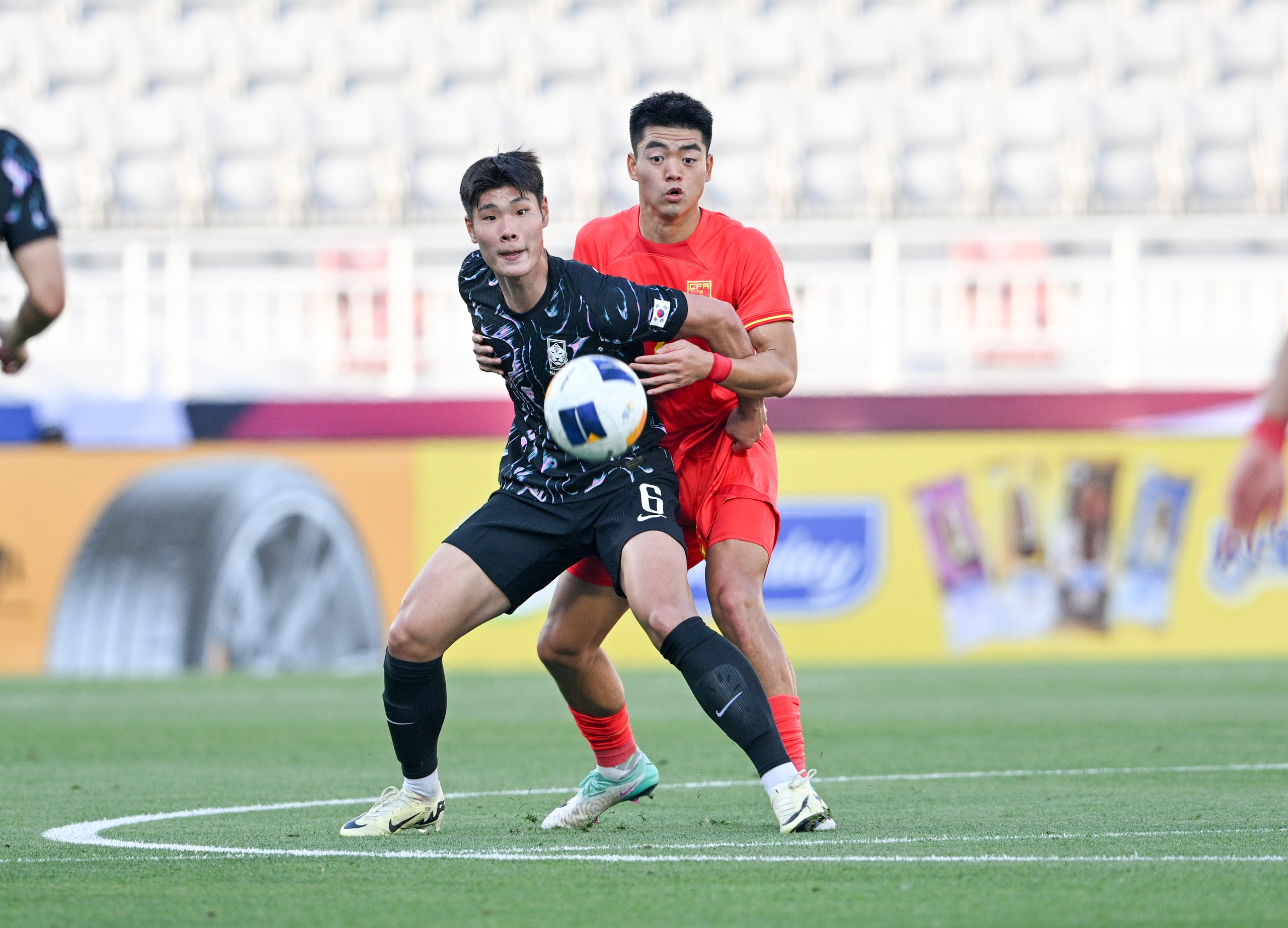 Lee Young-jun (6) tỏa sáng giúp U.23 Hàn Quốc rộng cửa vào tứ kết