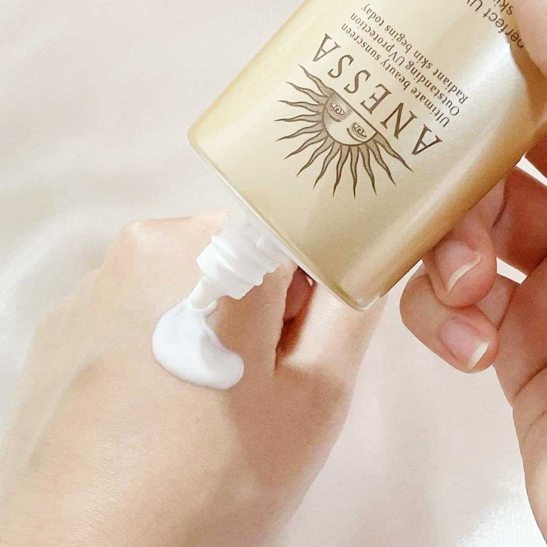 Kem chống nắng sữa Anessa Perfect UV Sunscreen Skincare Milk SPF 50+ 60ml -  LynhStore.net