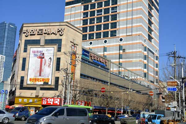 Điểm mua sắm cực kỳ nhộn nhịp tại Busan, Hàn Quốc- Ảnh 4.