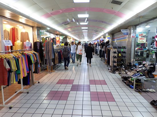 Điểm mua sắm cực kỳ nhộn nhịp tại Busan, Hàn Quốc- Ảnh 1.