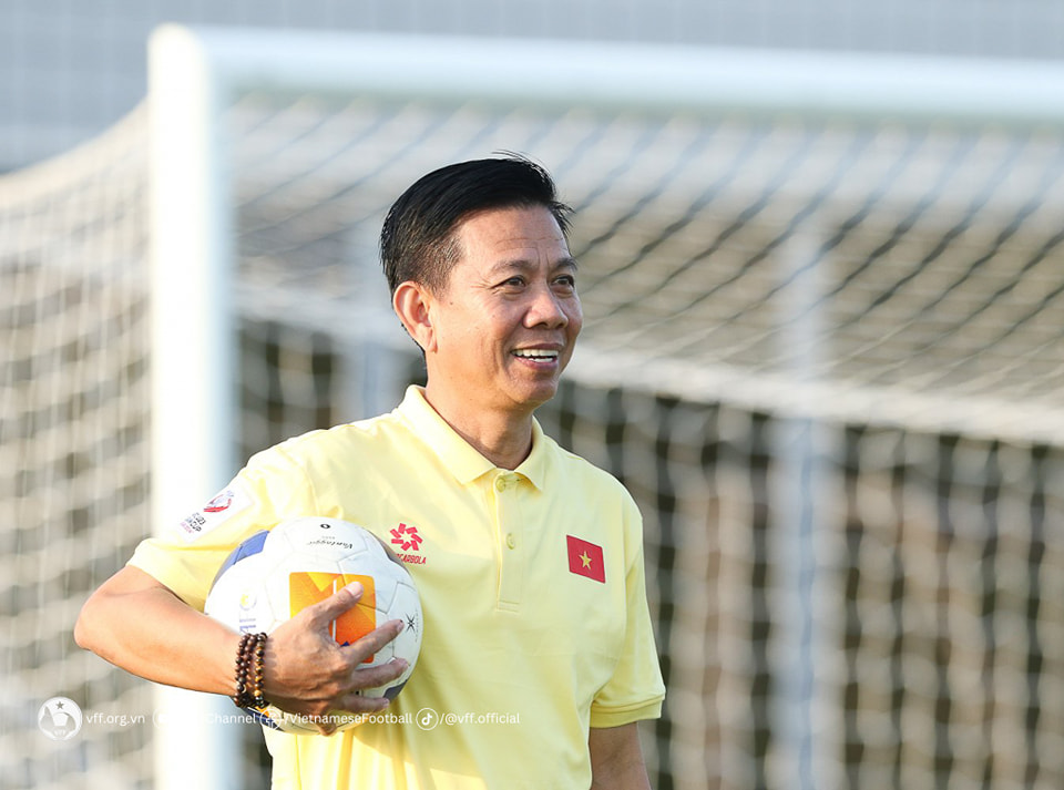 Có thể thấy rõ sự tươi tắn trên khuôn mặt của HLV Hoàng Anh Tuấn, sau khi U.23 Việt Nam đã sớm đoạt vé vào tứ kết giải U.23 châu Á 2024