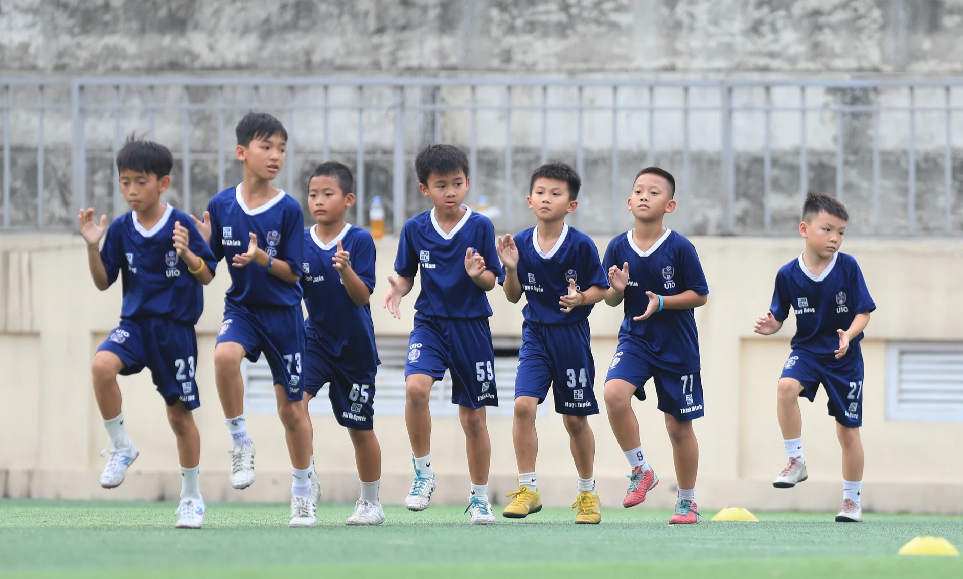 Bên trong trung tâm bóng đá 'độc lạ', nơi con trai Thành Lương nuôi giấc mơ thành cầu thủ- Ảnh 3.