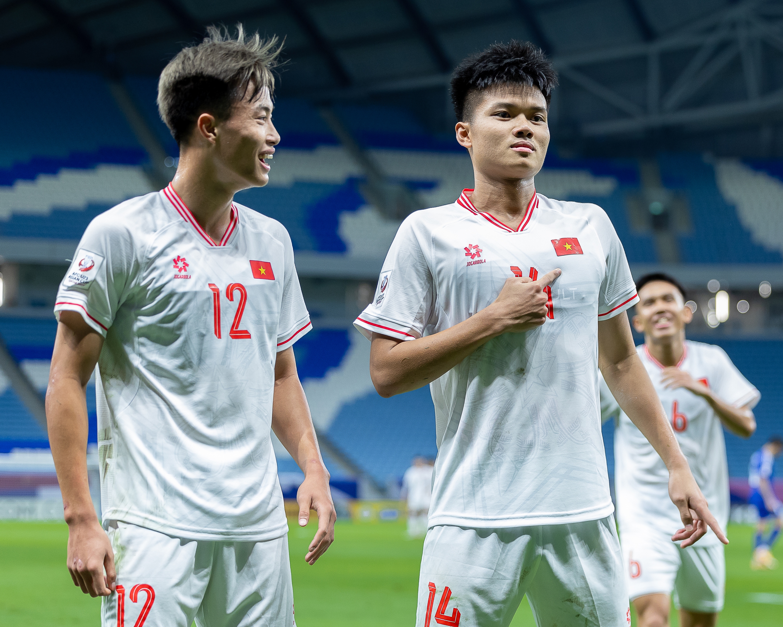 U.23 Việt Nam là đội Đông Nam Á đầu tiên giành vé vào tứ kết