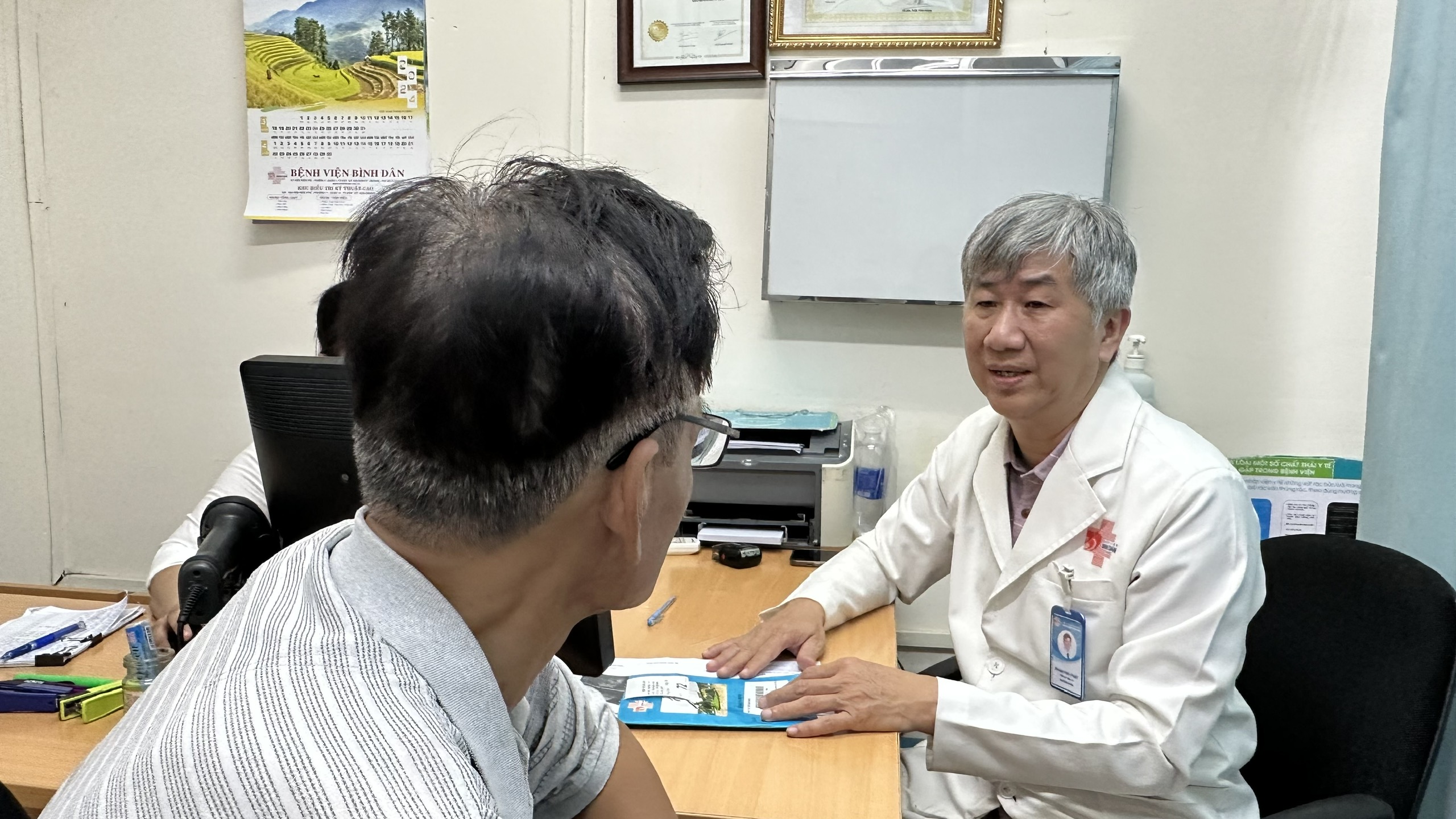 'Đau muốn rụng chân', đi khám phát hiện bướu thận di căn- Ảnh 1. Ông P.V.Đ tái khám theo dõi sức khỏe