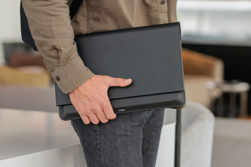 Túi đựng laptop giúp bảo vệ thiết bị khỏi va đập