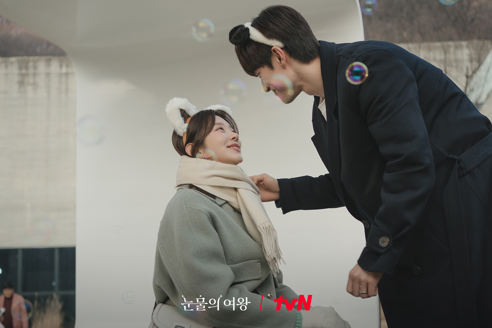 Tuy nhiên, về sau, Cheon Da Hye cảm động trước tấm chân tình của chồng Hong Soo Cheol dành cho mình và con trai. Trong các tập phim gần đây, cô quyết định quay về với anh bất chấp sự đe dọa của Mo Seul Hee và Grace Go (Kim Joo Ryung)