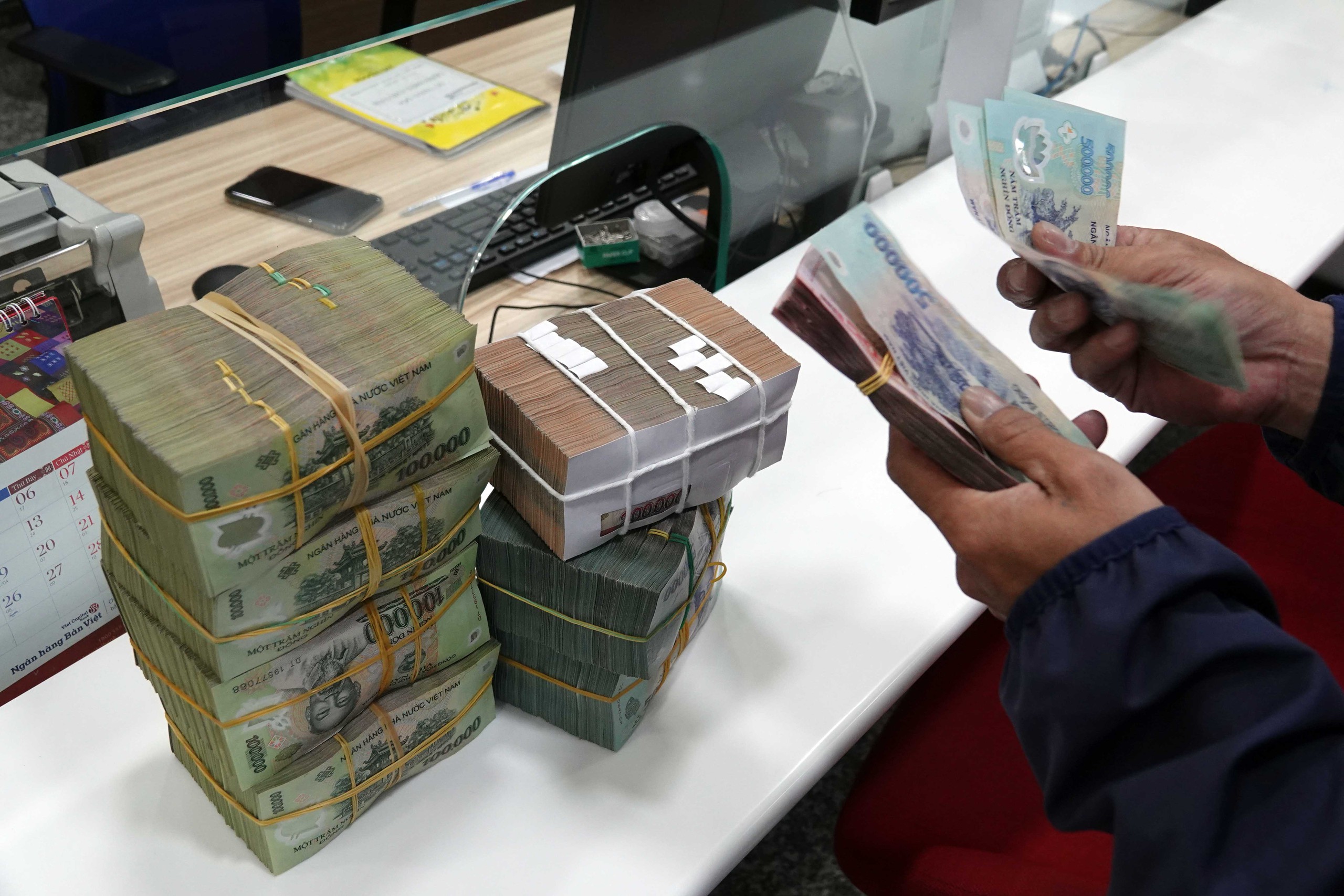 Lãi suất tiết kiệm cho khách hàng VIP lên đến 9%/năm- Ảnh 1.