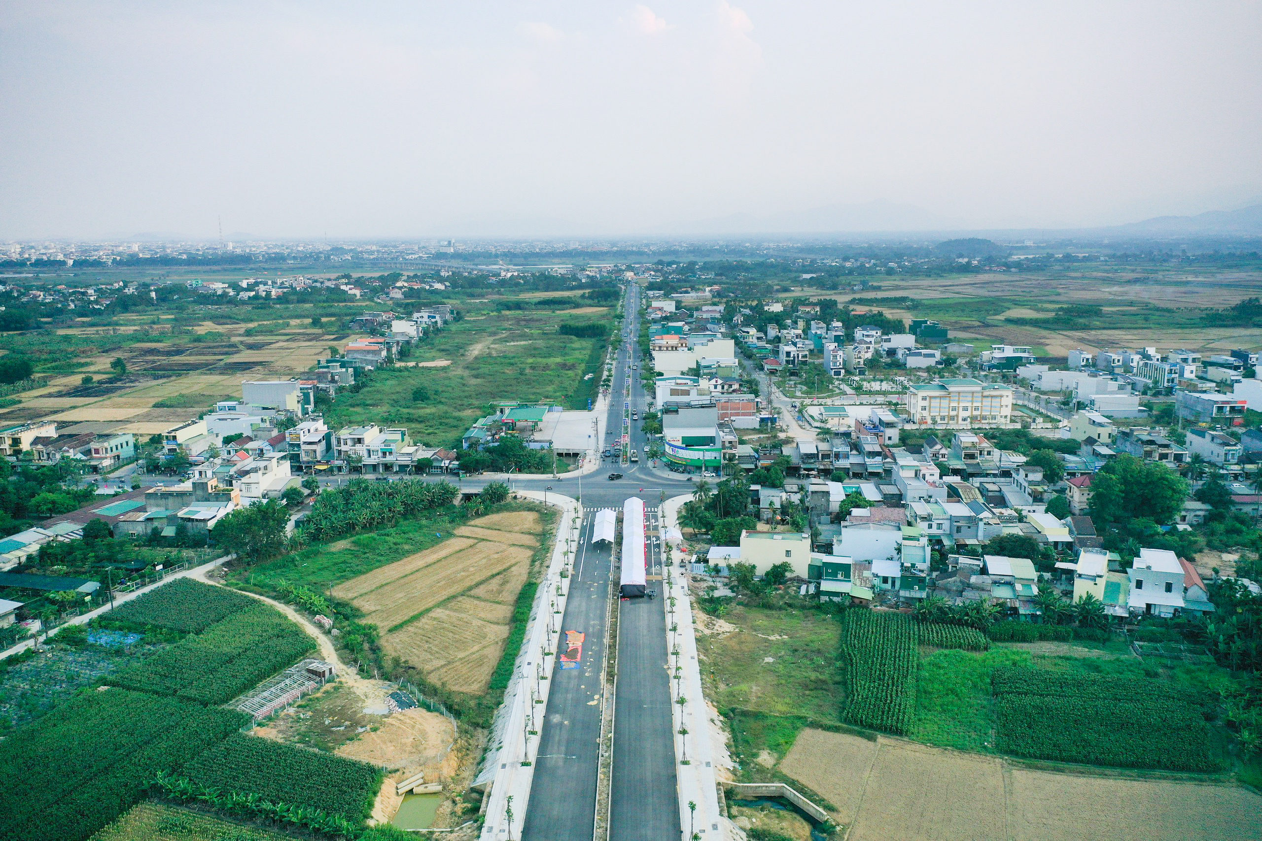 Việc đầu tư dự án trên nhằm từng bước hoàn thiện mạng lưới giao thông, giảm ùn tắc và đảm bảo an toàn giao thông trên tuyến QL1 và đường Nguyễn Văn Linh, đoạn từ Khu Công nghiệp - đô thị và dịch vụ VSIP (xã Tịnh Phong, H.Sơn Tịnh) đến cầu Trà Khúc 1 (TP.Quảng Ngãi), góp phần mở rộng không gian đô thị Quảng Ngãi, thúc đẩy phát triển kinh tế - xã hội của địa phương