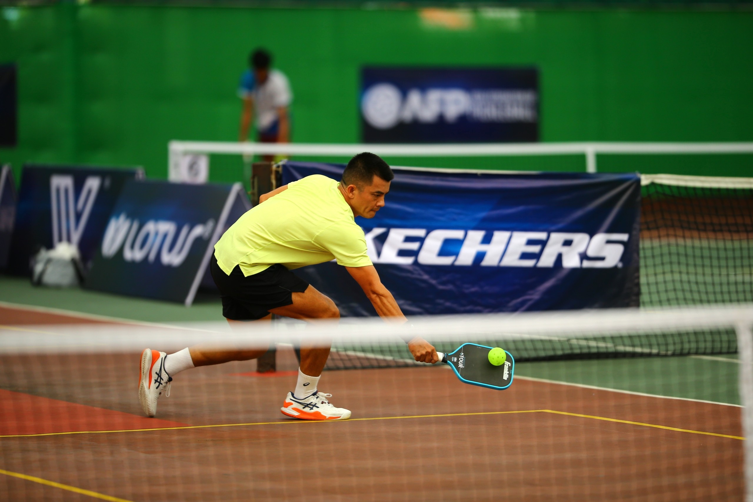 Cựu tuyển thủ quần vợt Việt Nam Lê Quốc Khánh đang thử sức ở môn pickleball mới mẻ