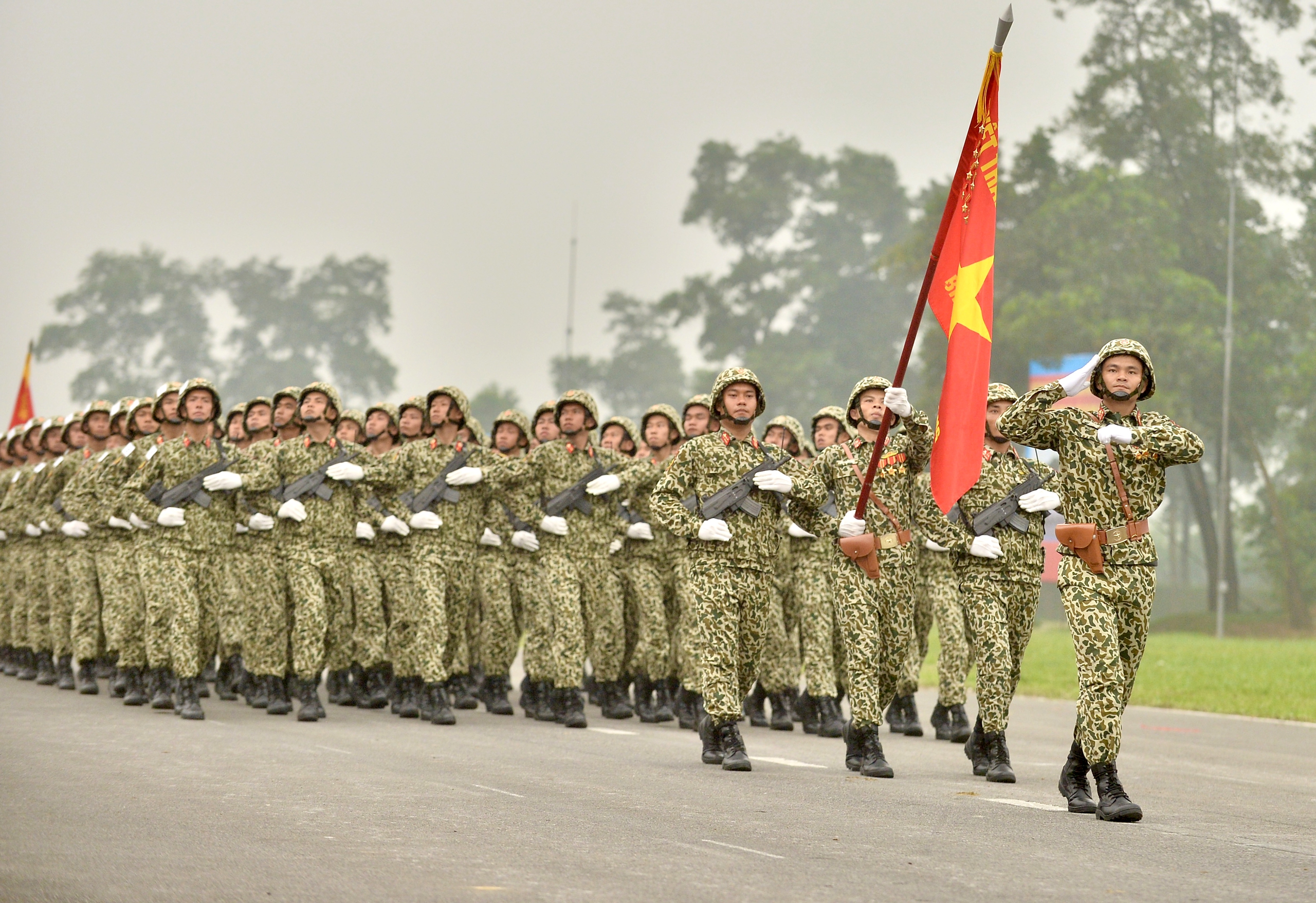 3 đại tướng kiểm tra hợp luyện diễu binh kỷ niệm chiến thắng Điện Biên Phủ- Ảnh 7.