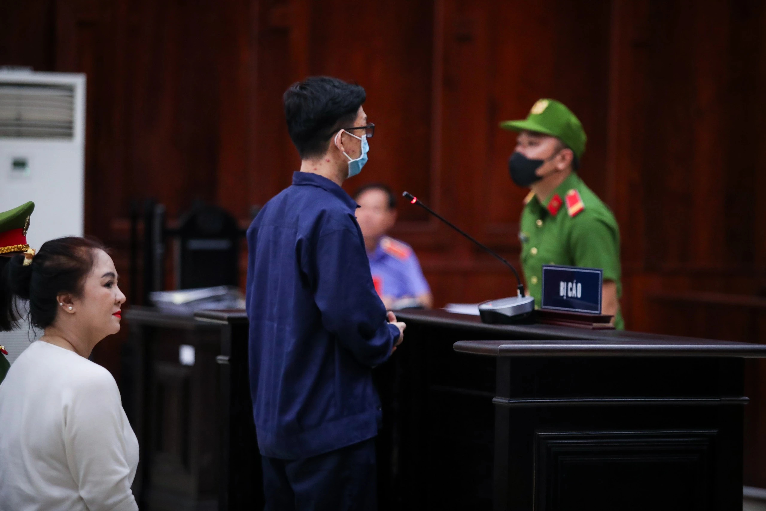 Vụ án Nguyễn Phương Hằng: Tiến sĩ luật giúp đỡ vô tư hay vì lợi ích vật chất? - Ảnh 1. Vụ án Nguyễn Phương Hằng: Tiến sĩ luật giúp đỡ vô tư hay vì lợi ích vật chất? - Ảnh 1.