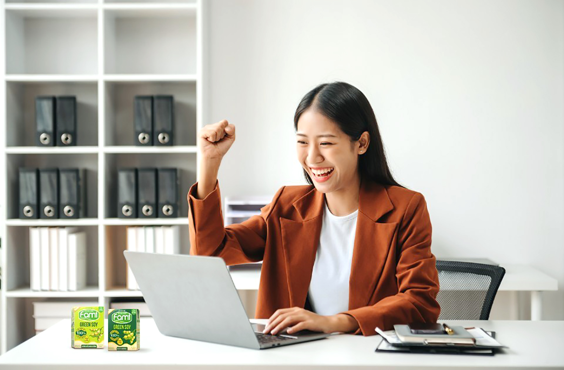 Cân bằng dinh dưỡng cho cơ thể từ bên trong giúp phụ nữ đạt được trạng thái tinh thần và sức lực tốt nhất cho mọi công việc Cân bằng dinh dưỡng cho cơ thể từ bên trong giúp phụ nữ đạt được trạng thái tinh thần và sức lực tốt nhất cho mọi công việc