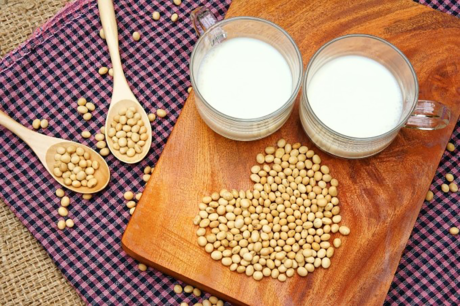 Omega 3-6-9 trong đậu nành có khả năng giúp giảm nguy cơ mắc bệnh tim mạch đáng kể nếu sử dụng một cách đều đặn Omega 3-6-9 trong đậu nành có khả năng giúp giảm nguy cơ mắc bệnh tim mạch đáng kể nếu sử dụng một cách đều đặn