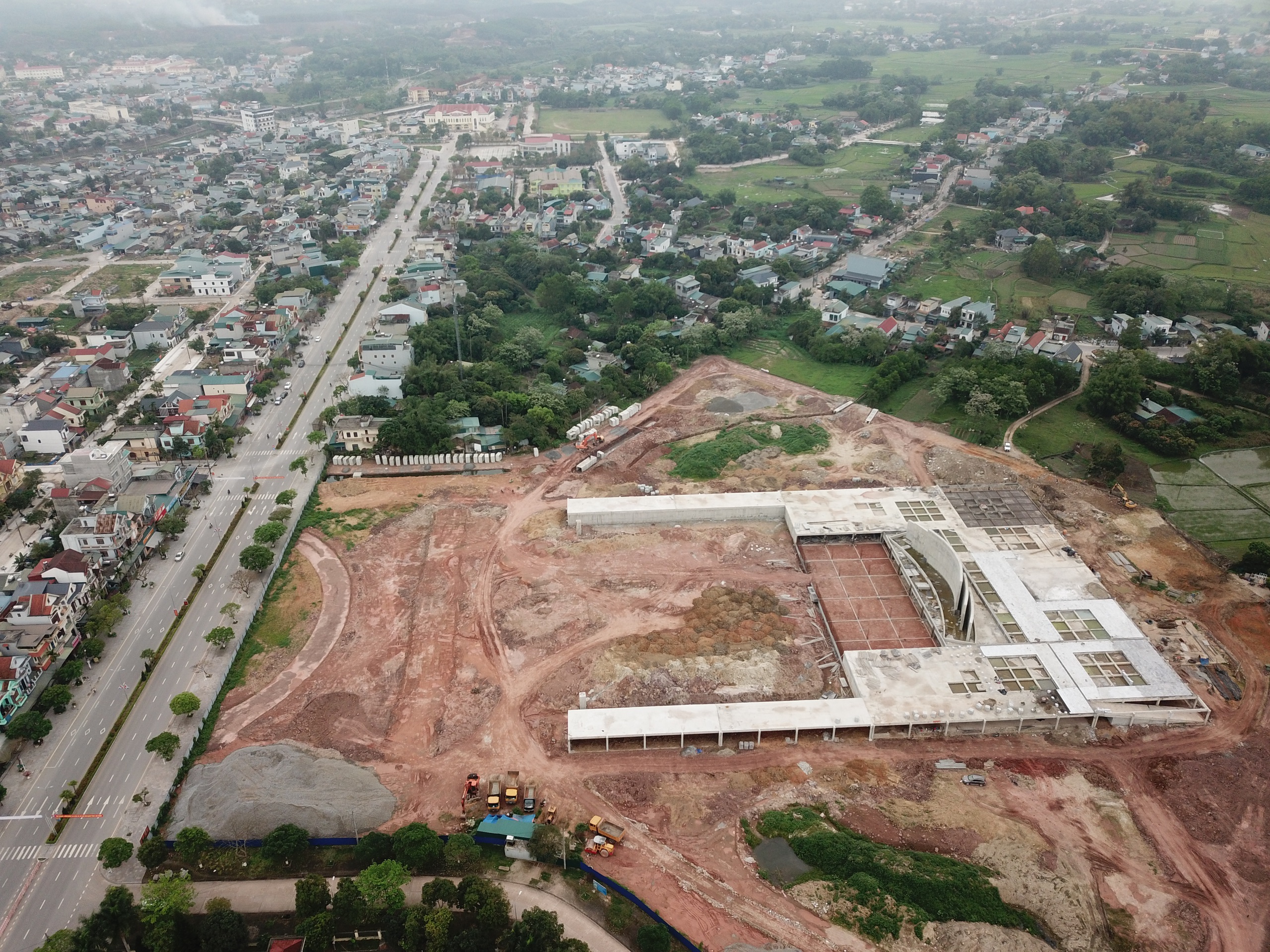 Dự án quảng trường trăm tỉ hoành tráng bậc nhất Quảng Ninh chậm tiến độ
- Ảnh 4.