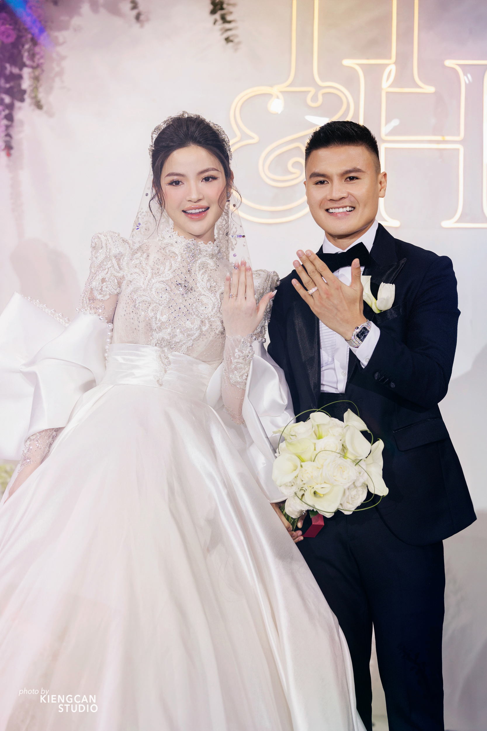 Chu Thanh Huyền diện váy nửa tỉ đồng trong đám cưới với Quang Hải- Ảnh 4.