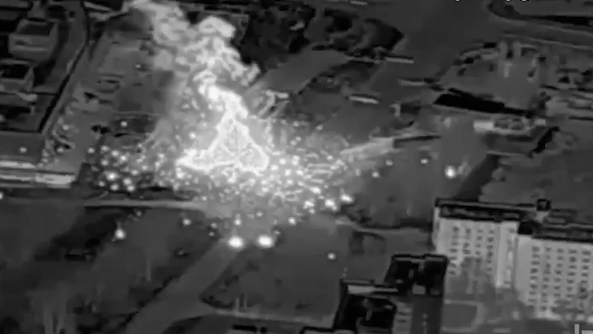 Xem tổ hợp pháo phản lực Uragan nổ tung ở Ukraine- Ảnh 1.