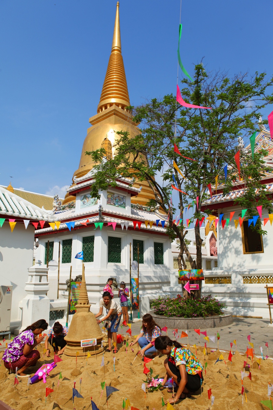 Lễ hội Songkran tại Bangkok (Credits: Tổng cục Du lịch Thái Lan)