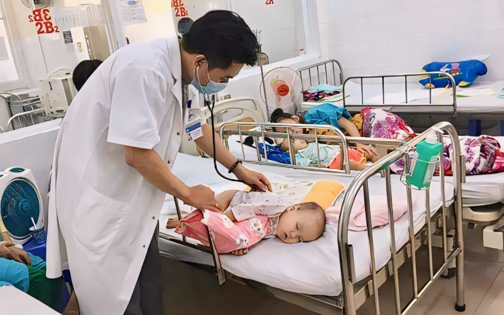 Gia tăng số ca nhiễm tay chân miệng, Đà Nẵng tăng cường phòng chống- Ảnh 2. Bệnh tay chân miệng là bệnh lây qua đường tiêu hóa nên quan trọng nhất vẫn là giữ vệ sinh