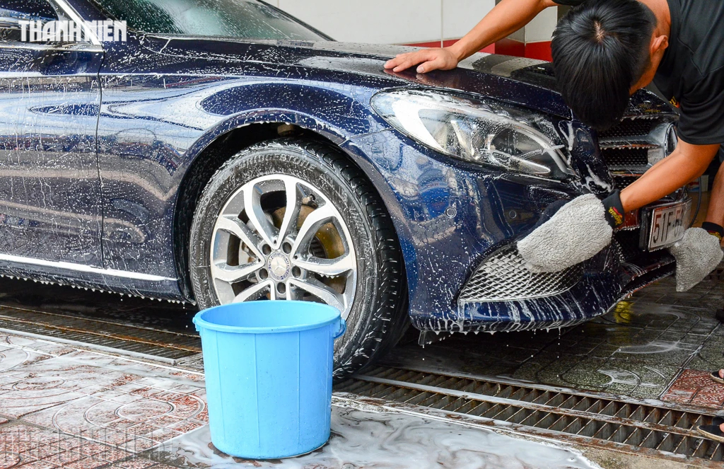Rửa sạch xe, vệ sinh gầm xe sau mỗi hành trình lái xe đường dài