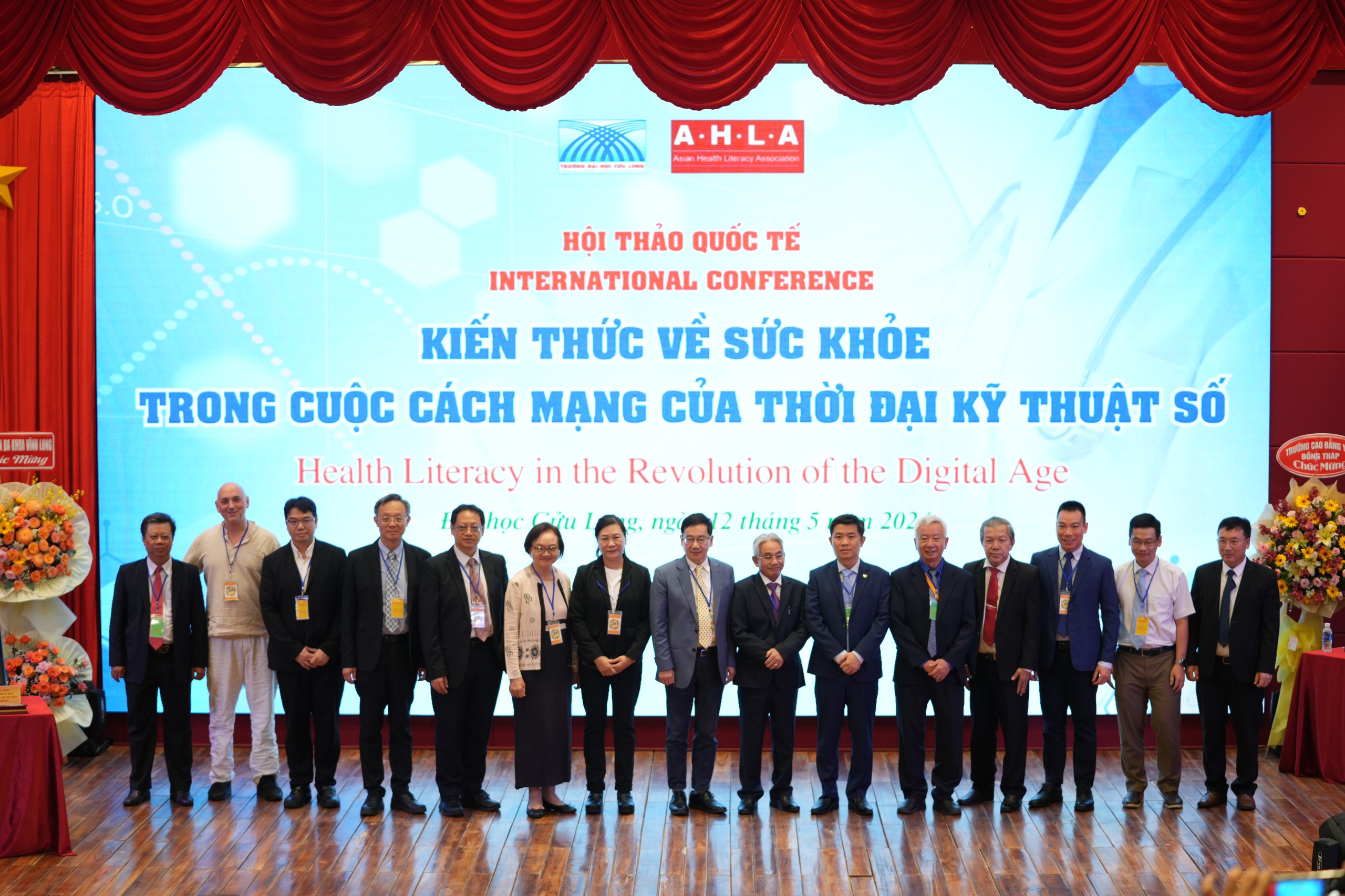 Kiến thức về sức khỏe trong cuộc cách mạng của thời đại kỹ thuật số- Ảnh 1. Kiến thức về sức khỏe trong cuộc cách mạng của thời đại kỹ thuật số- Ảnh 1.