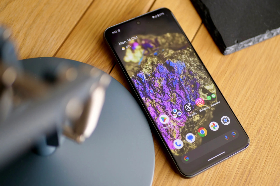 Pixel 8 mang lại trải nghiệm thuần Android