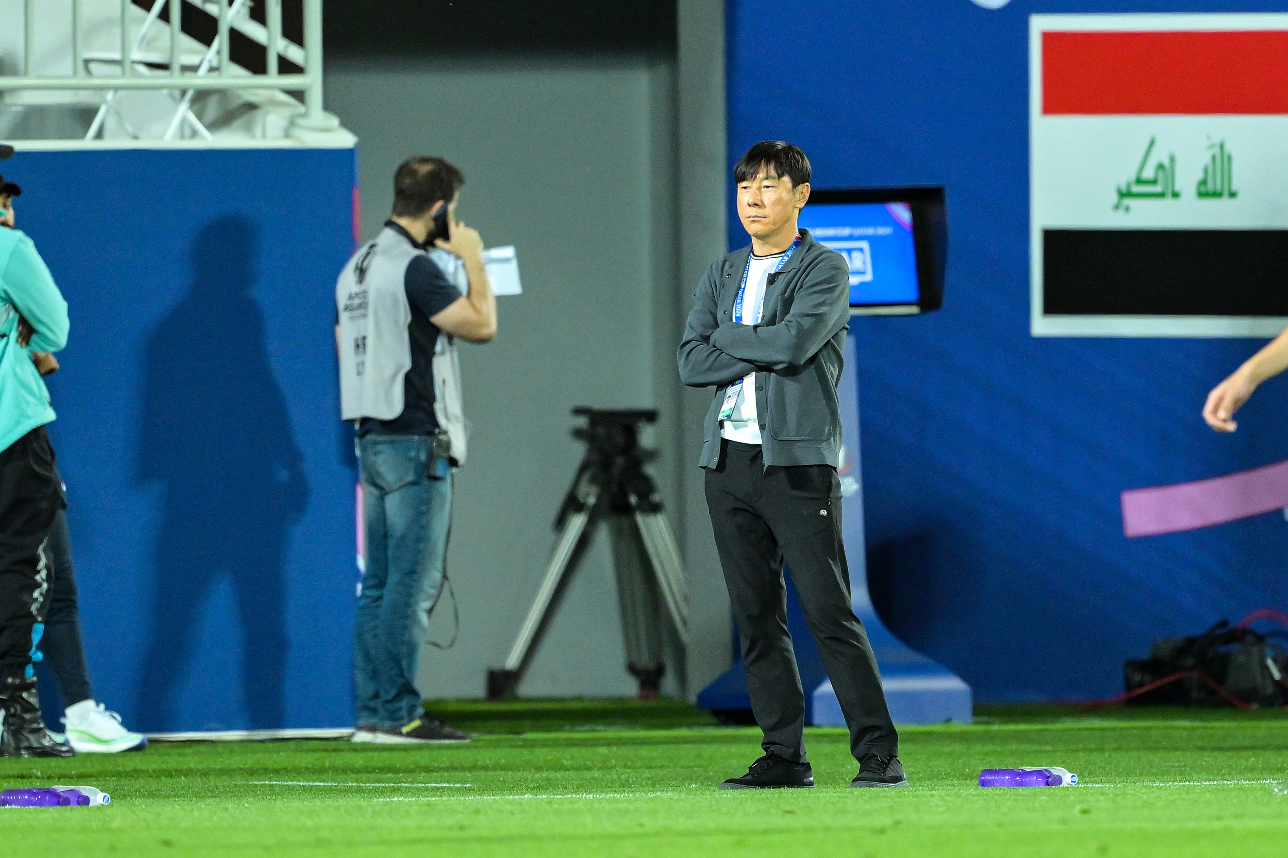 HLV Shin Tae-yong bất ngờ nhận quà xịn, nói cứng về mục tiêu World Cup- Ảnh 2.