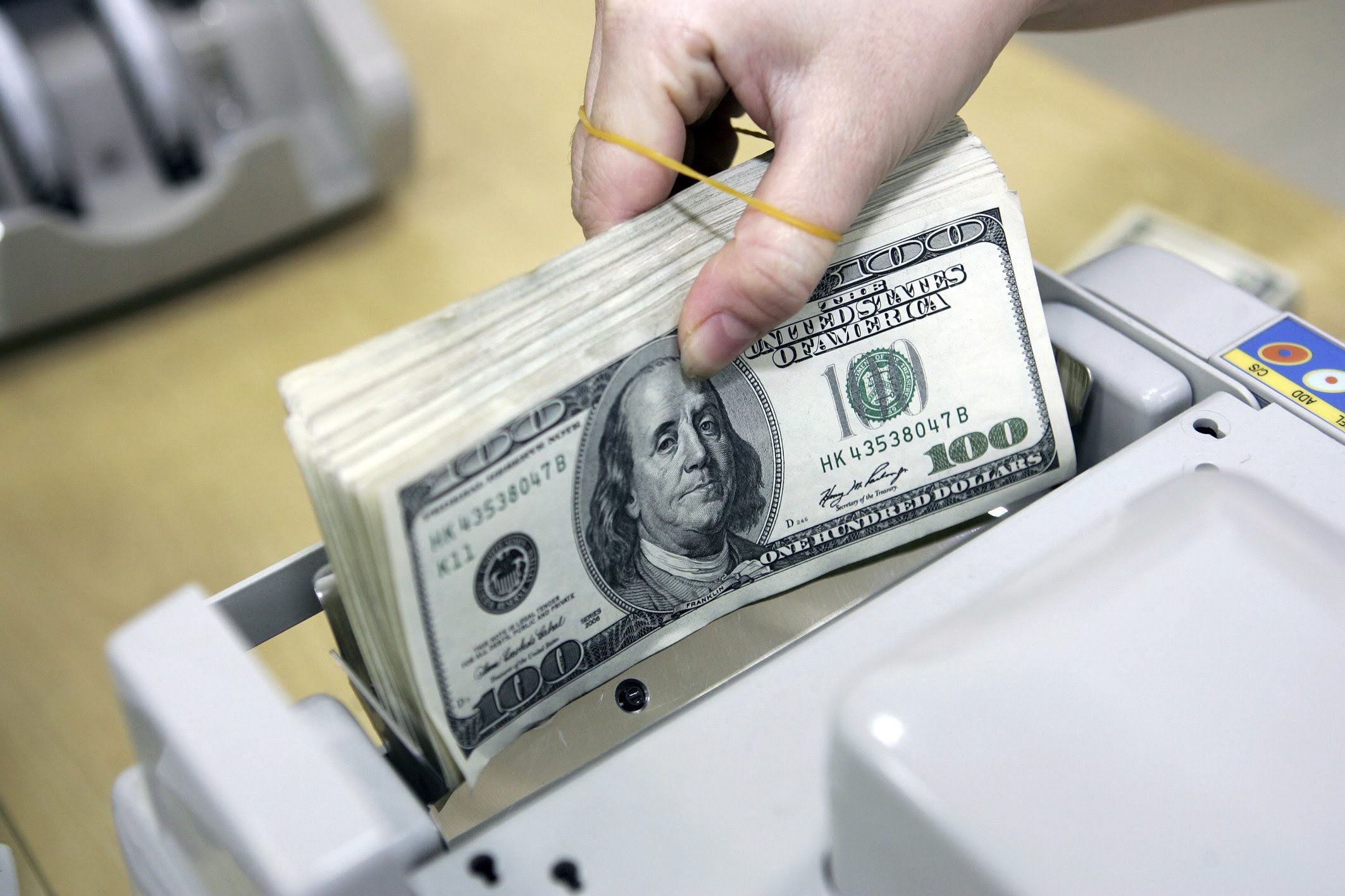 Giá USD hôm nay 7.5.2025: Đô tự do lao dốc- Ảnh 1. Giá USD hôm nay 7.5.2025: Đô tự do lao dốc- Ảnh 1.