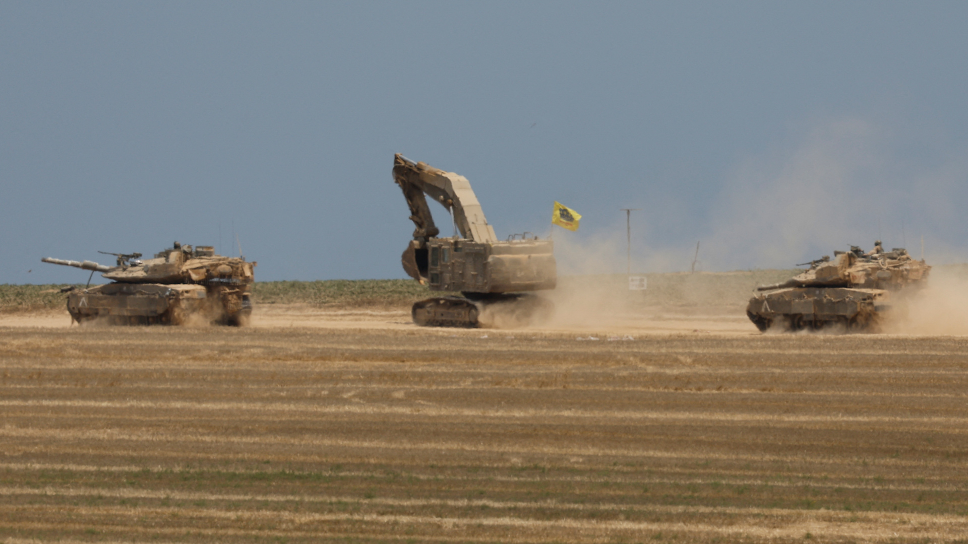 Cuộc điều động xe tăng của Israel trong bối cảnh xung đột đang diễn ra giữa Israel và nhóm Hamas, gần Biên giới Israel-Gaza, ngày 14.5.2024