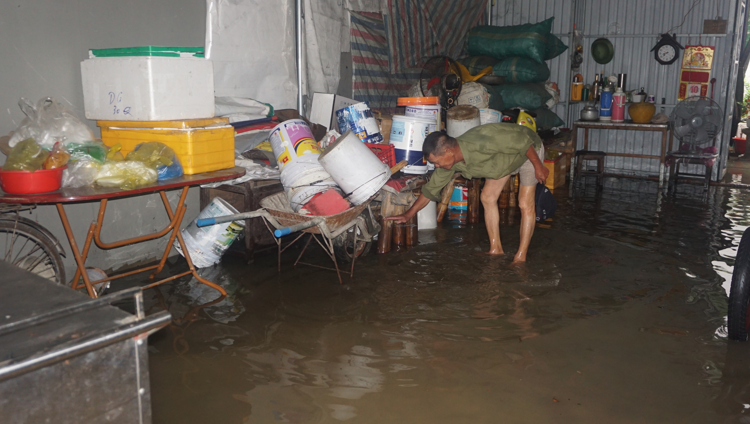 Thành phố Thanh Hóa ngập nặng sau cơn mưa sáng- Ảnh 7.