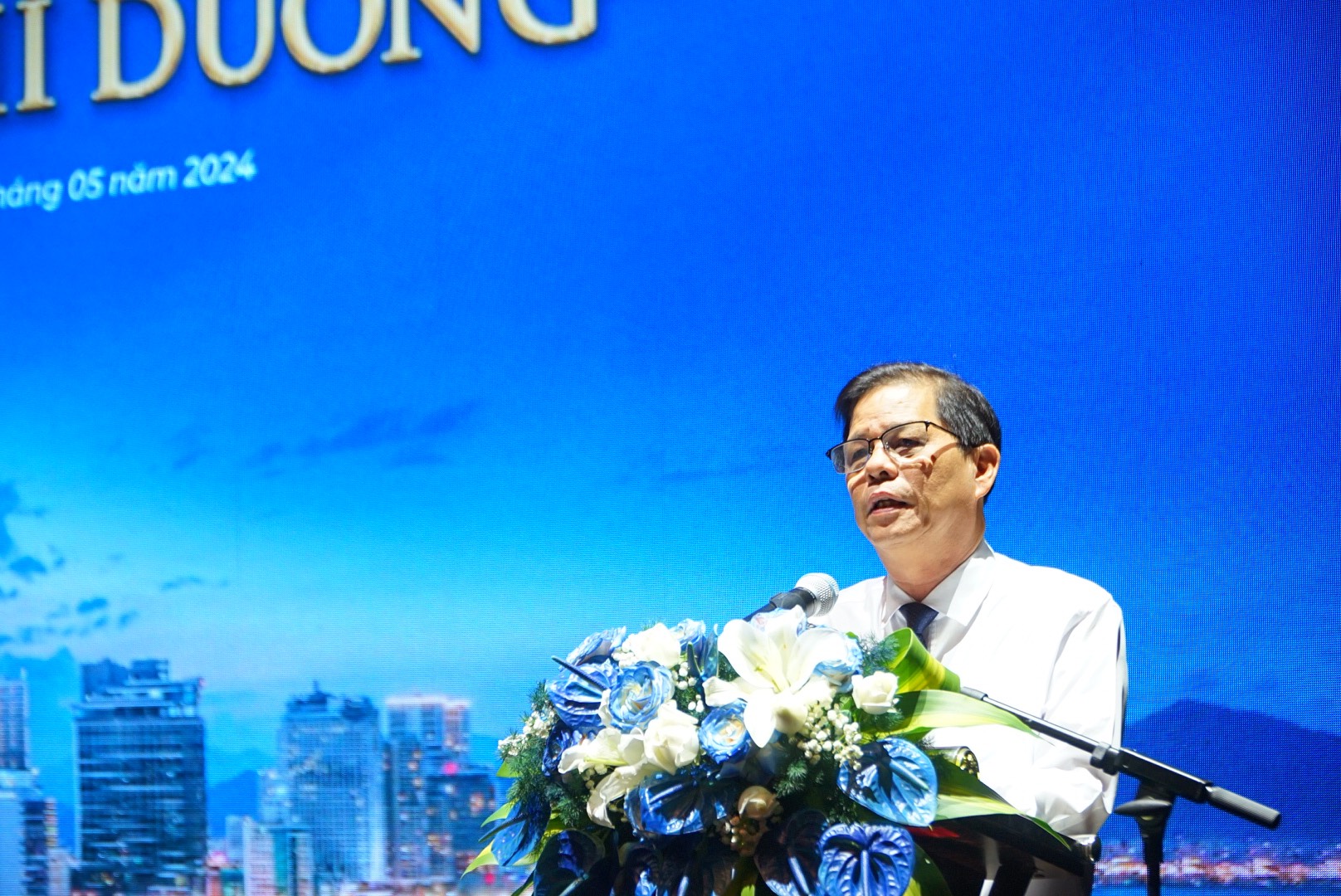 Chủ tịch UBND tỉnh Khánh Hòa Nguyễn Tấn Tuân phát biểu tại diễn đàn