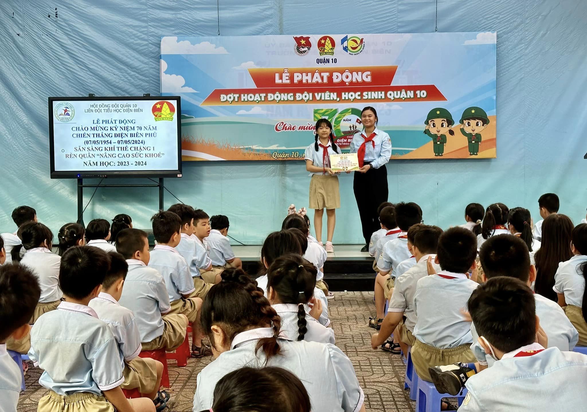 Lễ phát động đợt hoạt động kỷ niệm 70 năm chiến thắng Điện Biên Phủ được tổ chức tại trường