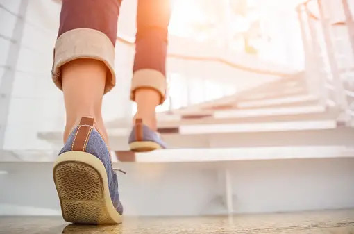 Người leo cầu thang giảm 24% nguy cơ tử vong sớm so với người không leo cầu thang