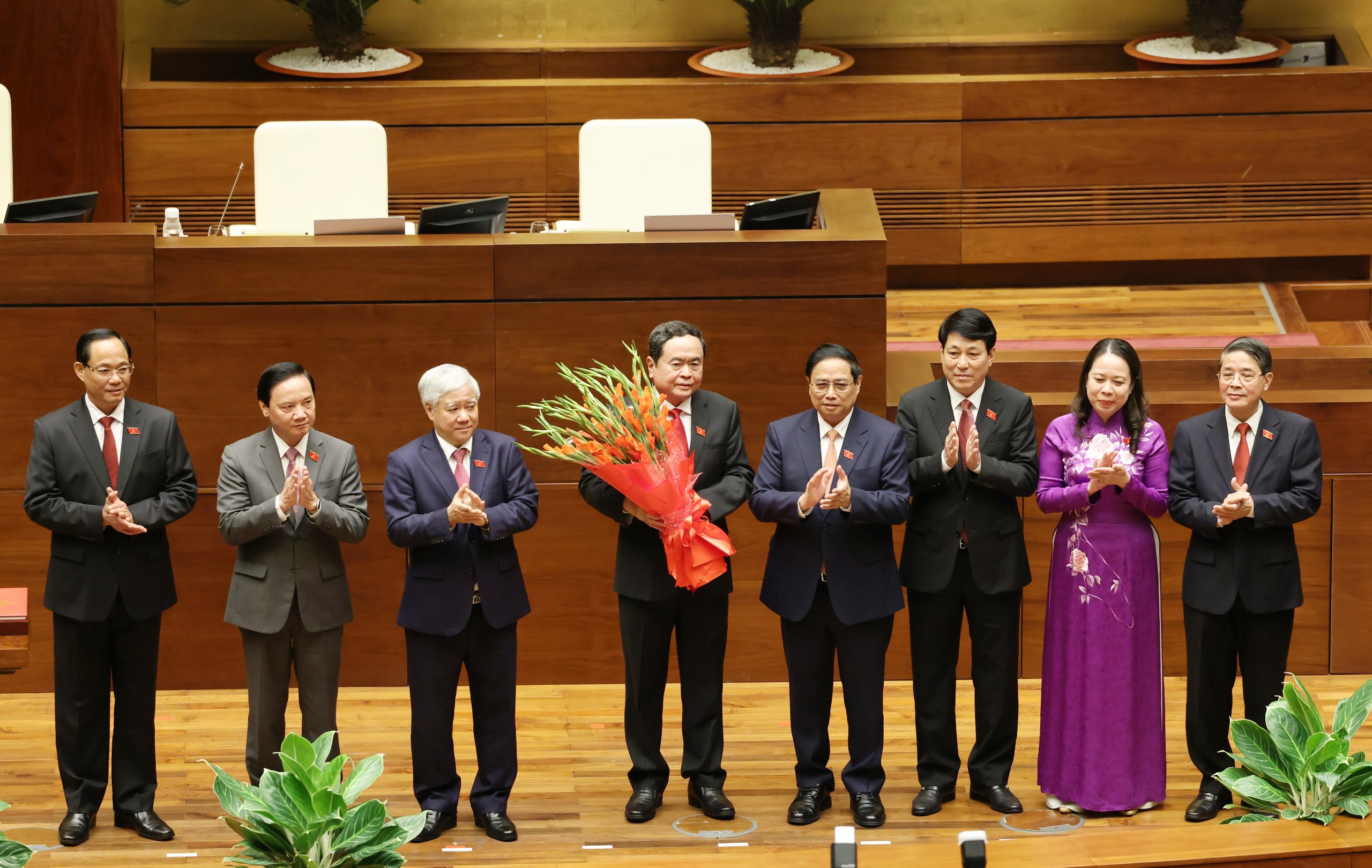 Lãnh đạo Đảng, Nhà nước, Mặt trận Tổ quốc Việt Nam tặng hoa chúc mừng tân Chủ tịch Quốc hội Trần Thanh Mẫn
