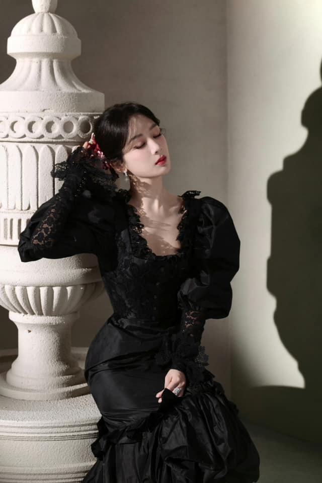 Tạo hình 'hắc hóa' của Dương Tử được gọi tên Nhiệt Ba: liệu diện mạo có trội hơn?- Ảnh 4. Tạo hình 'hắc hóa' của Dương Tử được gọi tên Nhiệt Ba: liệu diện mạo có trội hơn?- Ảnh 4.