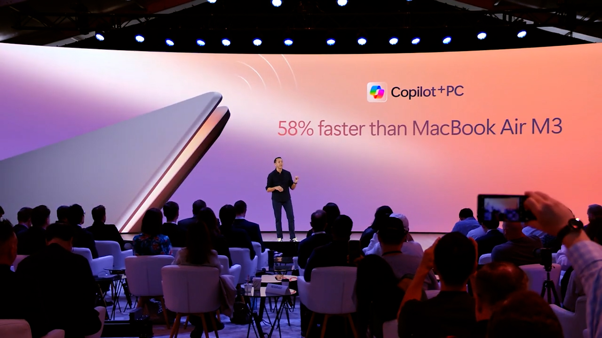 Chip dành cho AI của máy tính Copilot Plus nhanh hơn 58% so với MacBook Air M3