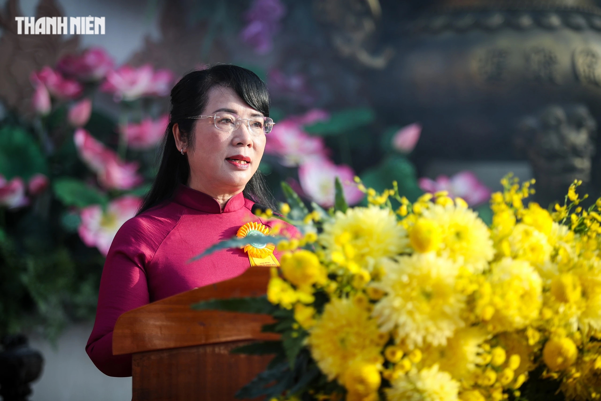 Bà Trần Kim Yến, Chủ tịch Ủy ban MTTQVN TP.HCM thay mặt lãnh đạo TP.HCM gửi lời chúc mừng tốt đẹp đến chư tôn đức giáo phẩm cùng toàn thể tăng, ni, Phật tử.
