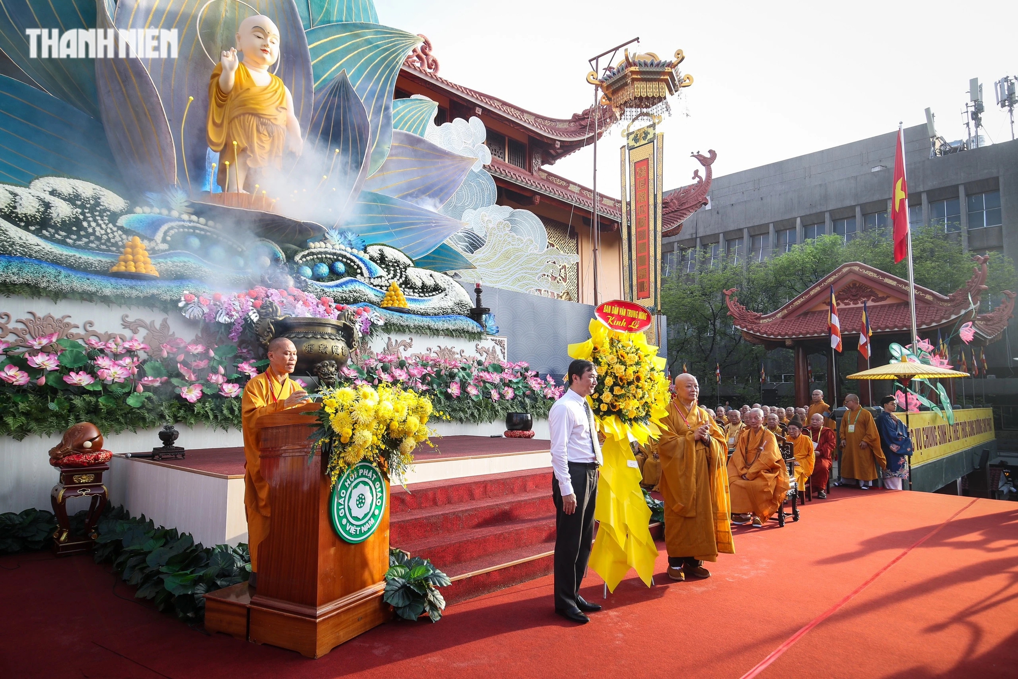 Đại lễ Phật đản tại Việt Nam Quốc Tự: 'Mùa của yêu thương và hiểu biết'- Ảnh 4.