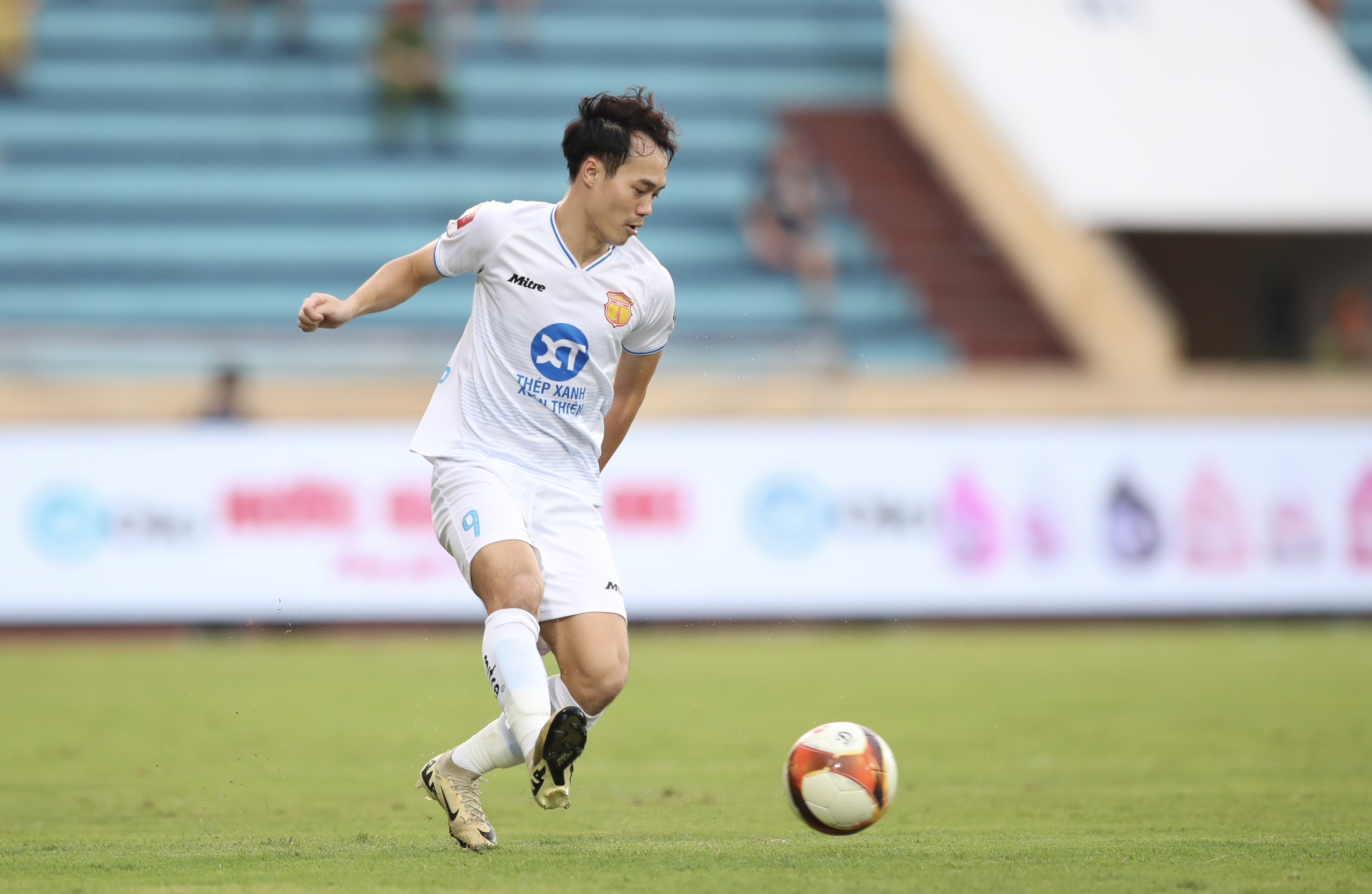 Nam Định lỡ cơ hội vàng, Vòng 20 V-League: Bốn đội đầu bảng đều thua