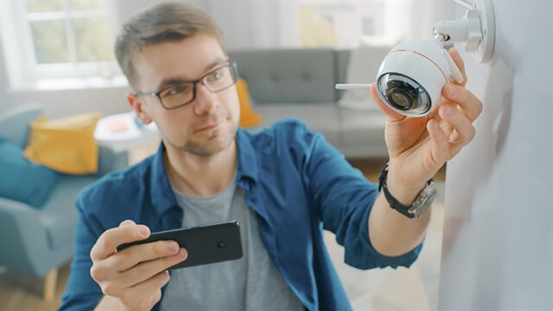 Người dùng lắp camera an ninh trong nhà nhưng thường bỏ qua tính bảo mật của thiết bị