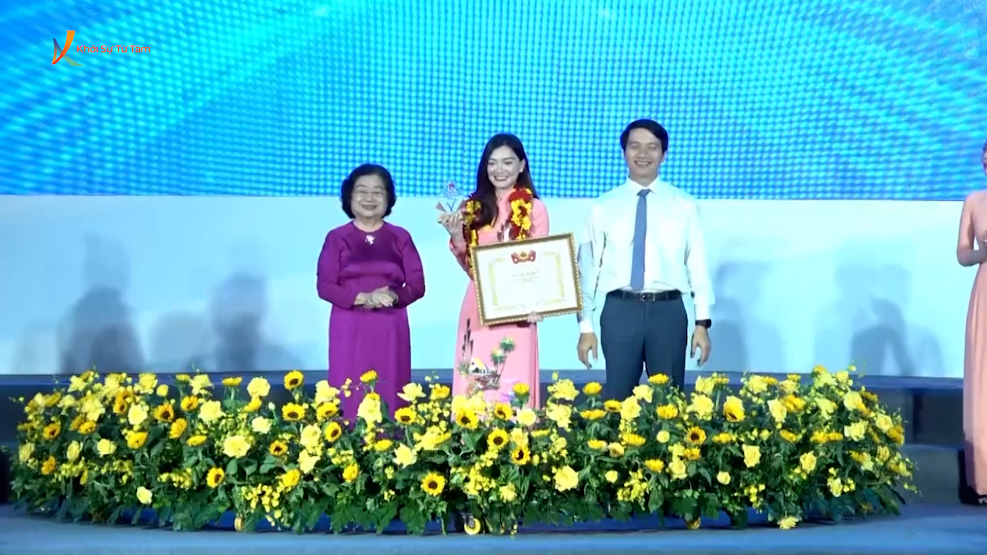 Quỹ Từ thiện Kim Oanh nhận giải thưởng Tình nguyện quốc gia 2023