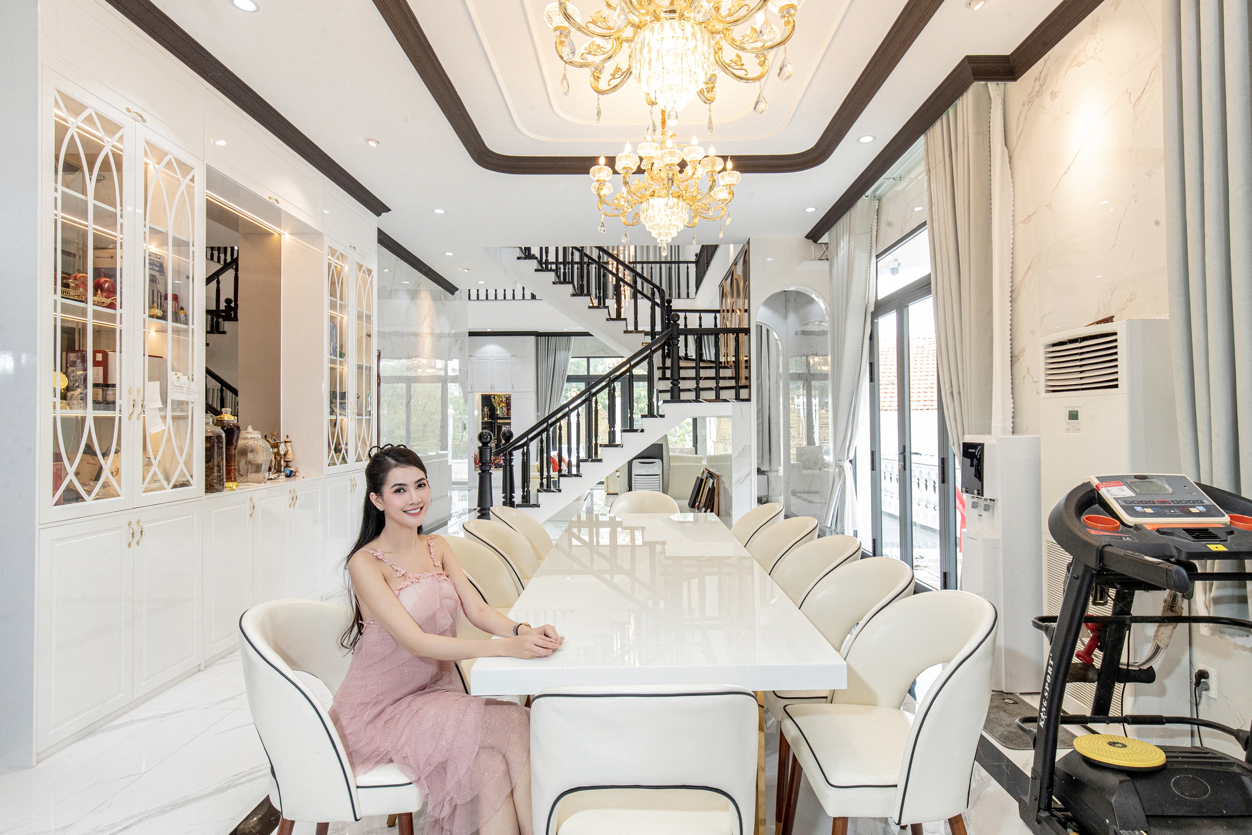 Hoa hậu Phan Thị Mơ xây biệt thự hơn 10 tỉ đồng tặng ba mẹ- Ảnh 4.
