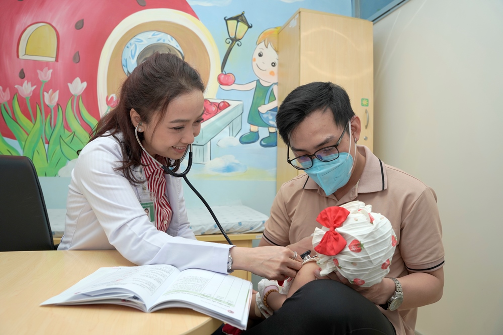Vắc xin bảo vệ trẻ trong mùa hè- Ảnh 1. Vắc xin bảo vệ trẻ trong mùa hè- Ảnh 1.