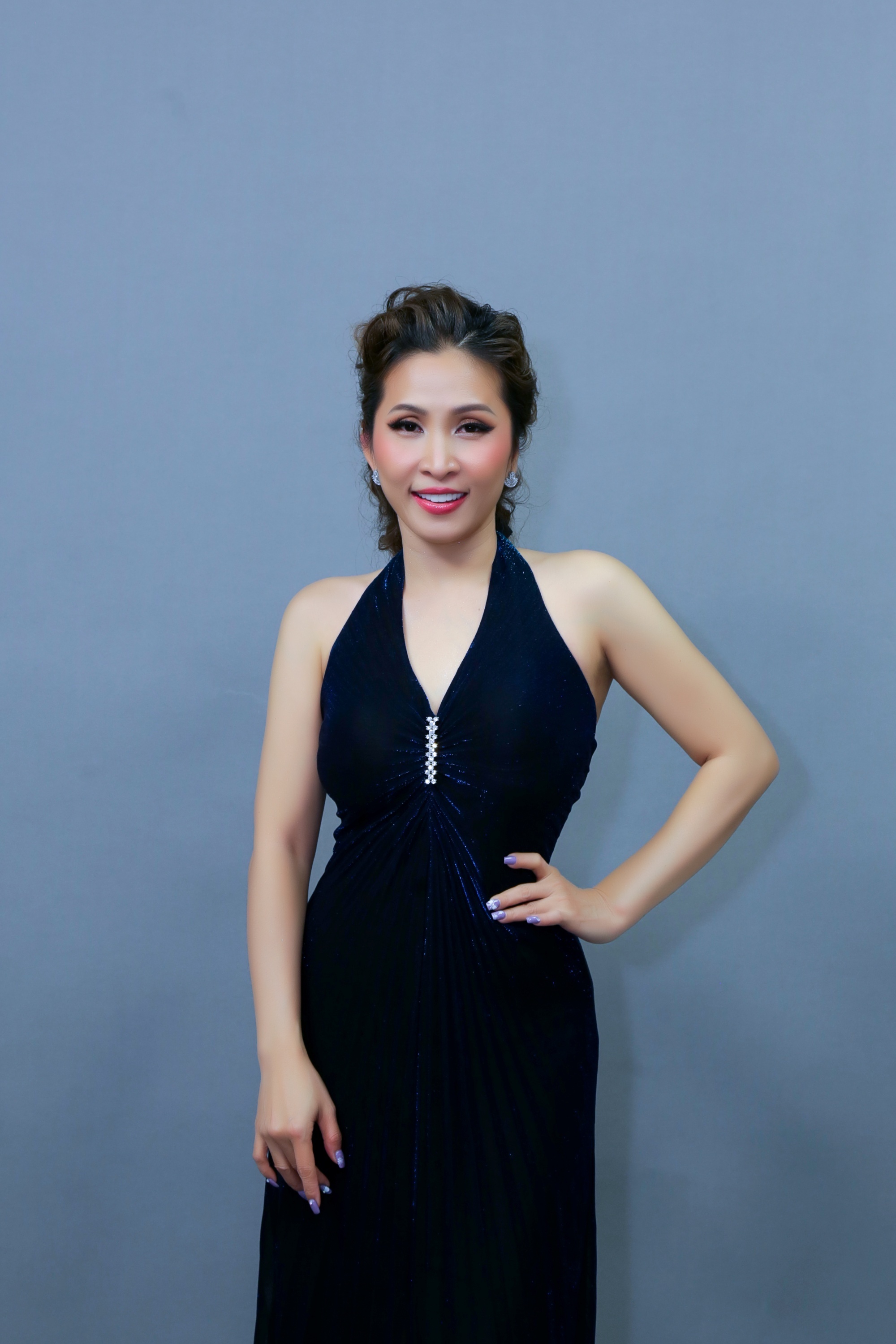 Singer Ngoc Lien I Was Heartbroken When I Saw My Tam And Hong Ngoc singer-ngoc-lien-i-was-heartbroken-when-i-saw-my-tam-and-hong-ngoc