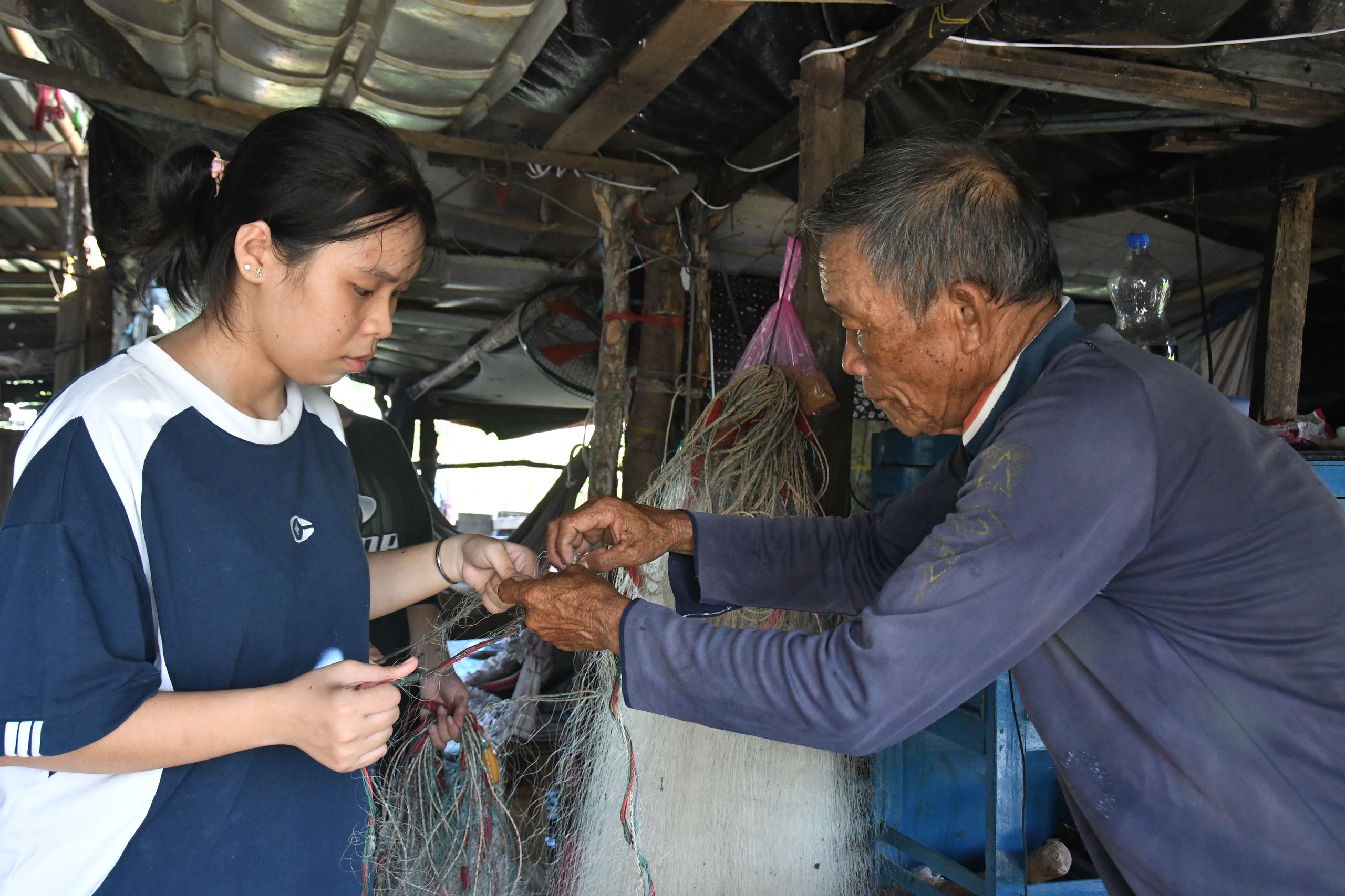 Xin cứu giúp cô học trò cha mất, mẹ bỏ đi và không nhà cửa- Ảnh 5.