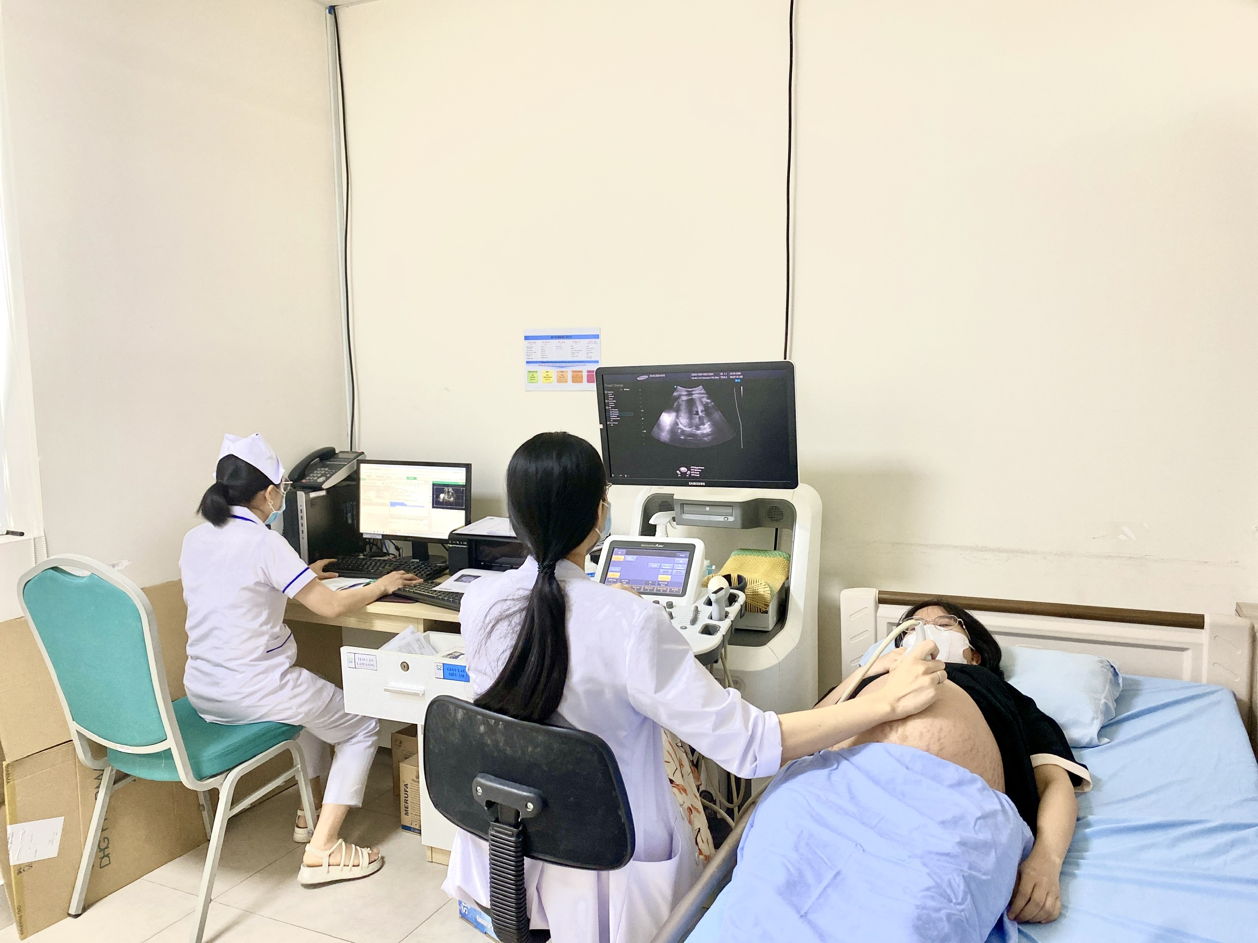 Người dân Bình Định tiếp cận được dịch vụ y tế chất lượng cao- Ảnh 2. Người dân Bình Định tiếp cận được dịch vụ y tế chất lượng cao- Ảnh 2.