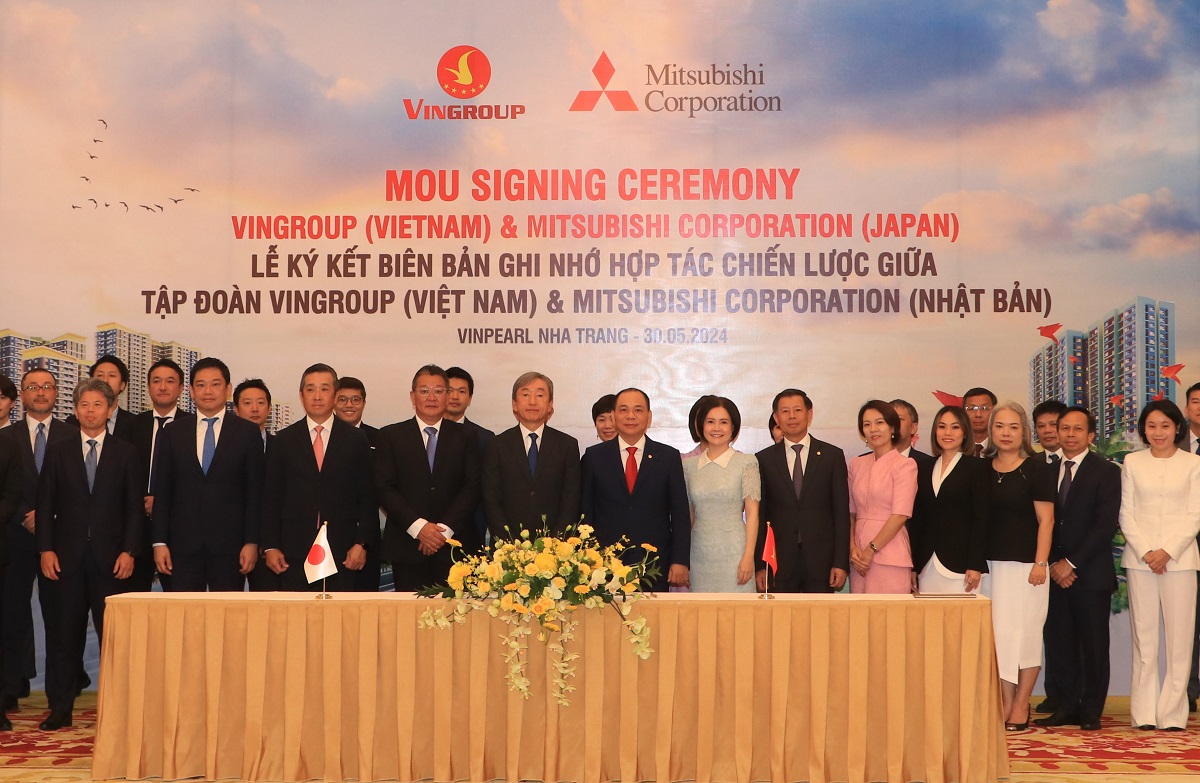 Tỉ phú Phạm Nhật Vượng 'bắt tay' với ông lớn thương mại của Nhật Bản- Ảnh 1. Tỉ phú Phạm Nhật Vượng 'bắt tay' với ông lớn thương mại của Nhật Bản- Ảnh 1.