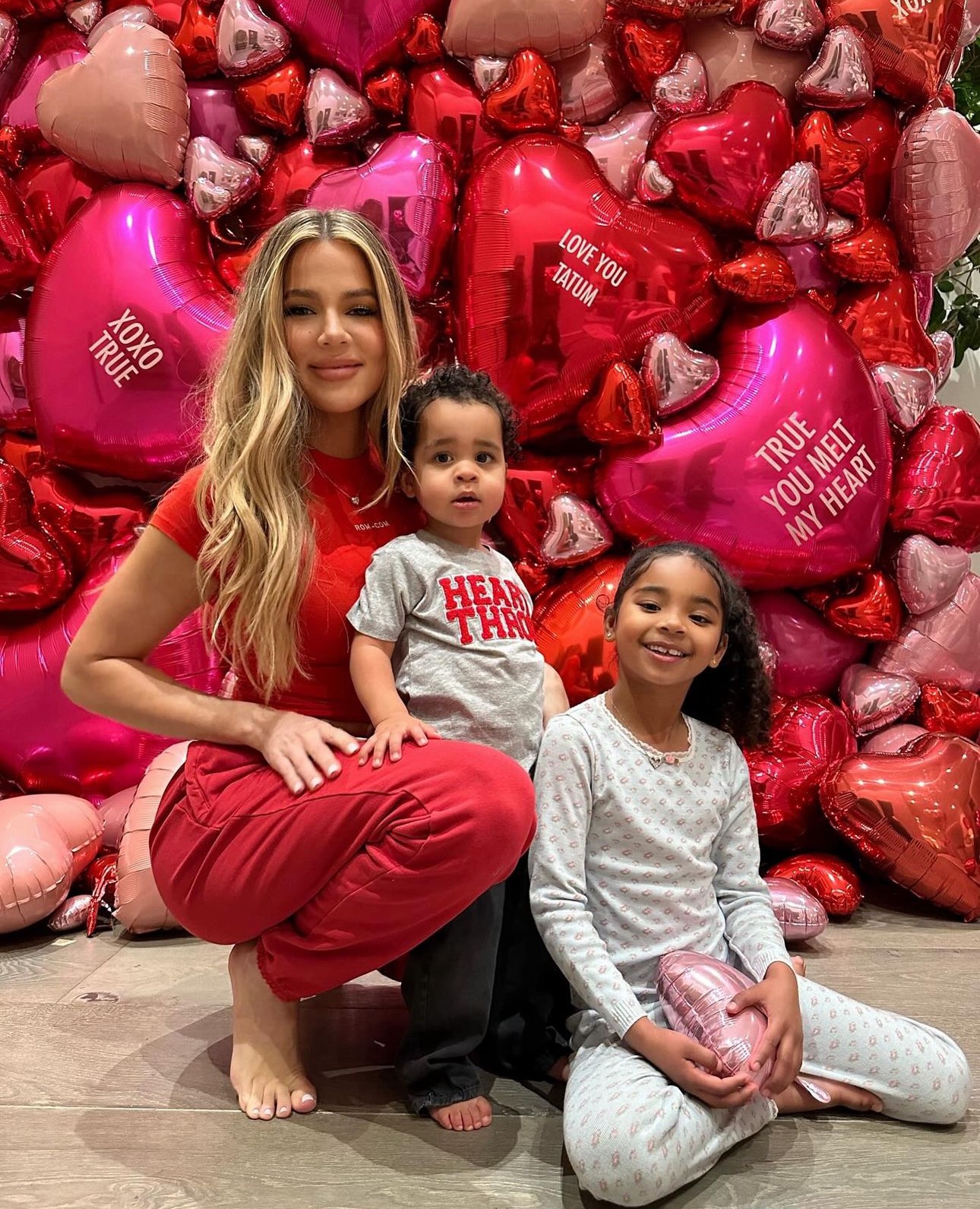 Khloe Kardashian gây sốc khi tiết lộ có thể hẹn hò phụ nữ